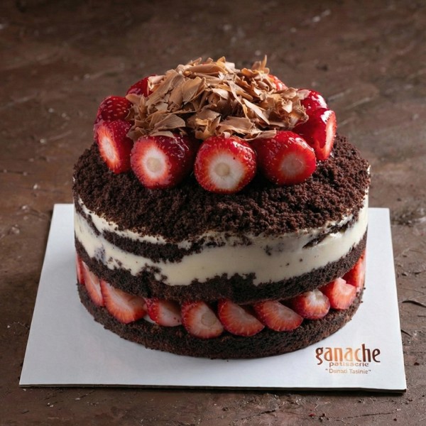 Çilek Muz Akışkan Pasta