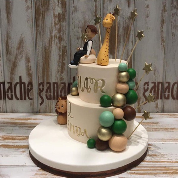 Çocuk ve sevimli hayvanlar