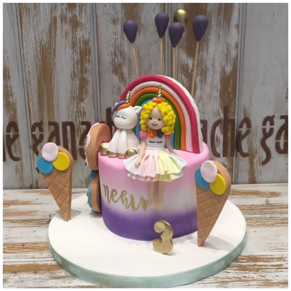 Şirin Kız ve Unicorn