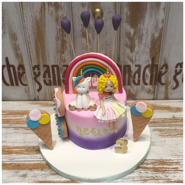 Şirin Kız ve Unicorn