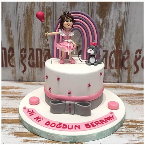 Şirin Kız ve Kedisi