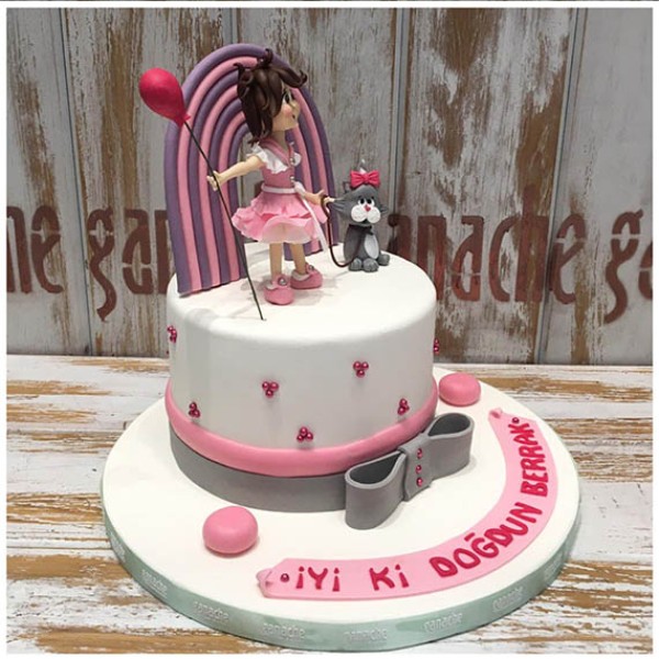 Şirin Kız ve Kedisi